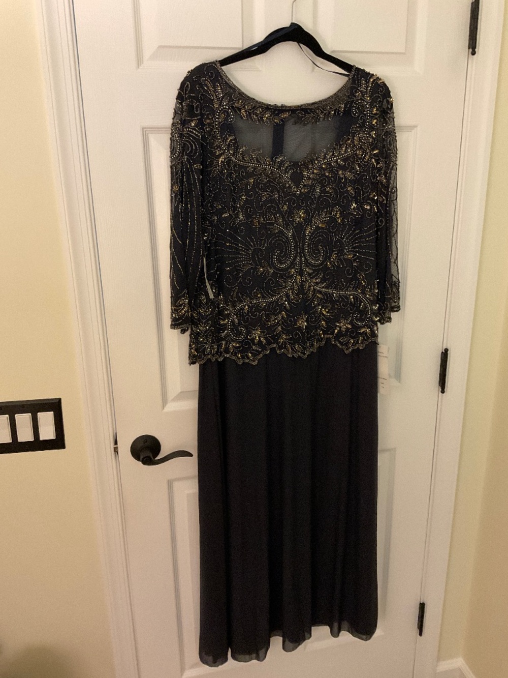 NWT, PISARRO NIGHTS INTRICATE BEADED DARK NAVY BLUE EVENING GOWN. SIZE 14